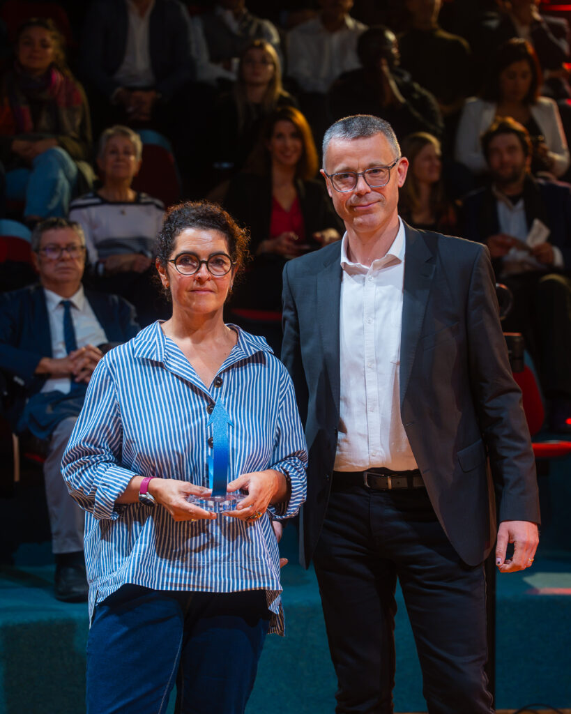 Françoise Bourgouin reçoit le Trophée Commerces & Services 2026 des Trophées du Numérique à Y SCHOOLS, Troyes